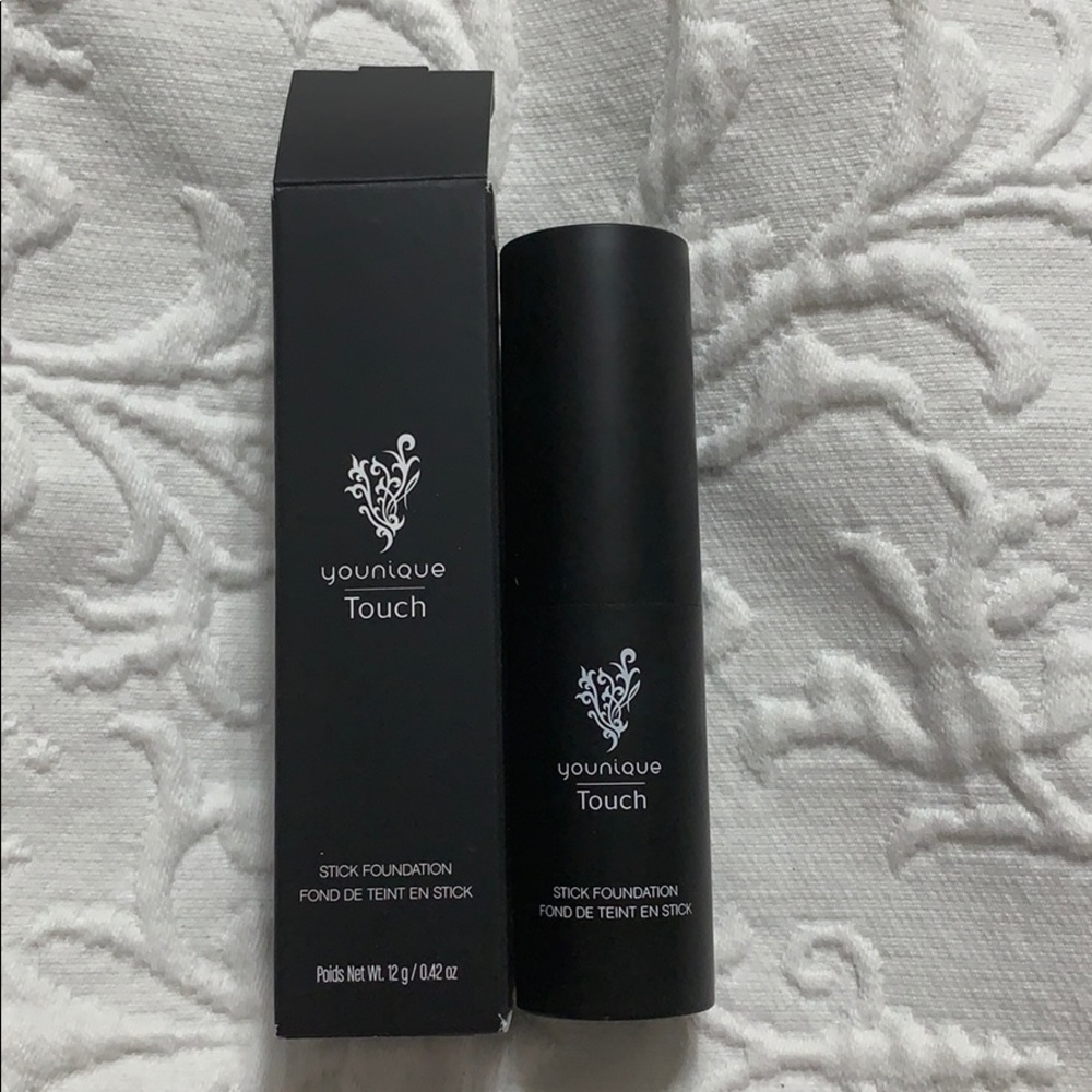 Younique stick foundation chiffon